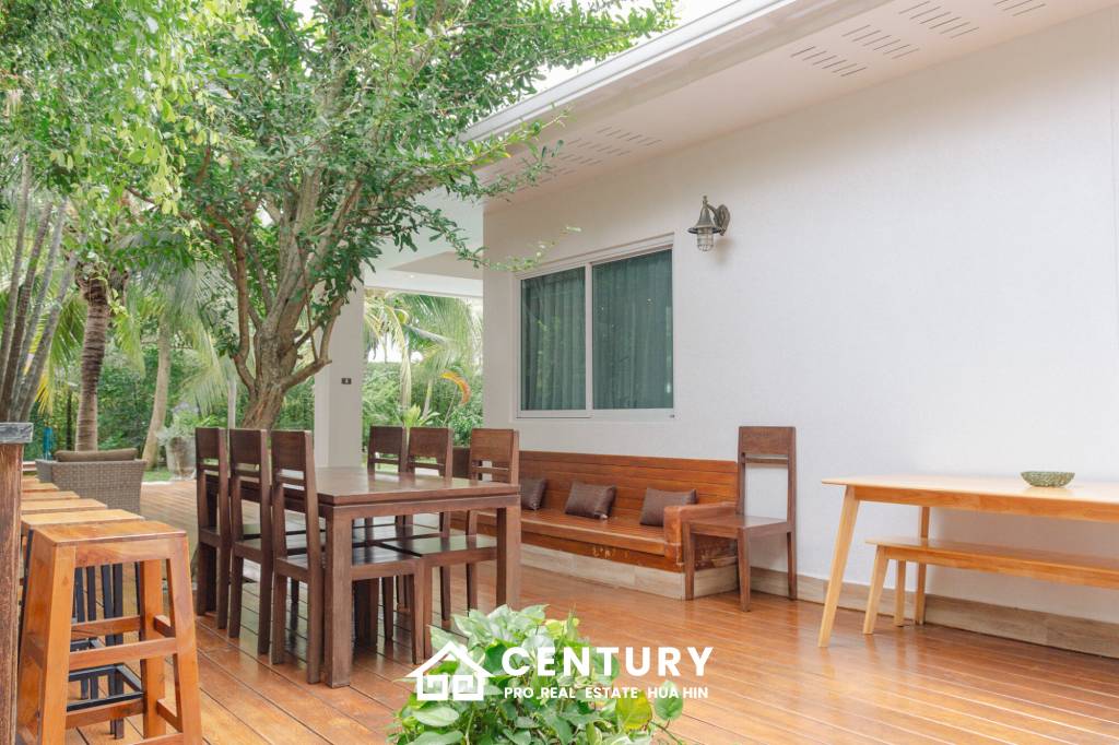 GROVE RESIDENCE HUA HIN : Luxurious 5-Bedroom Villa with quality furnished