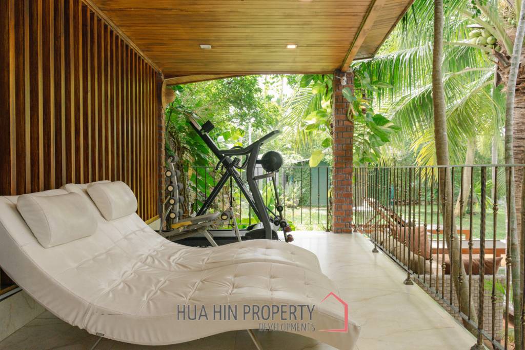 GROVE RESIDENCE HUA HIN : Luxurious 5-Bedroom Villa with quality furnished