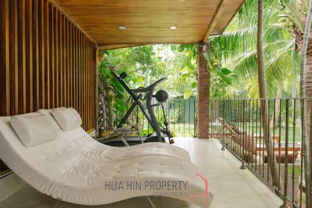 GROVE RESIDENCE HUA HIN : Luxurious 5-Bedroom Villa with quality furnished
