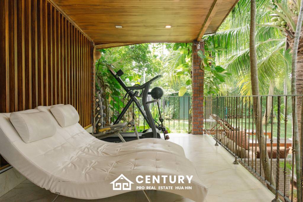 GROVE RESIDENCE HUA HIN : Luxurious 5-Bedroom Villa with quality furnished