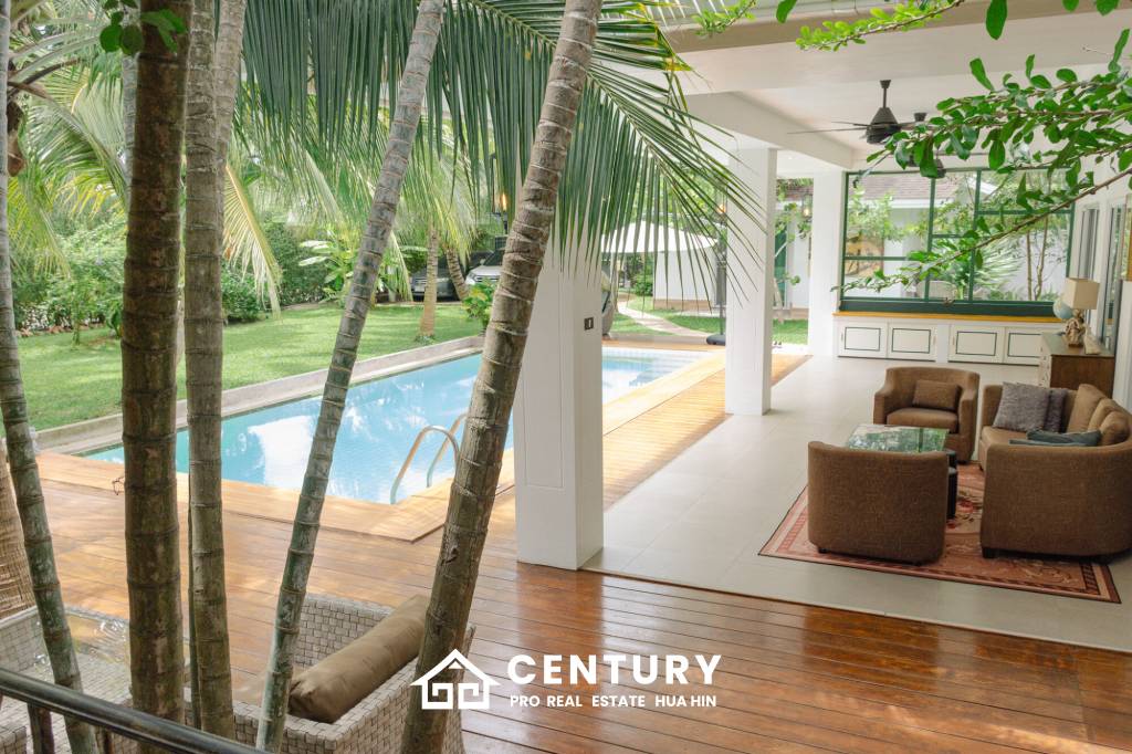 GROVE RESIDENCE HUA HIN : Luxurious 5-Bedroom Villa with quality furnished