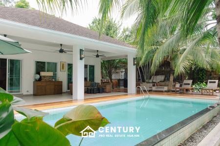GROVE RESIDENCE HUA HIN : Luxurious 5-Bedroom Villa with quality furnished