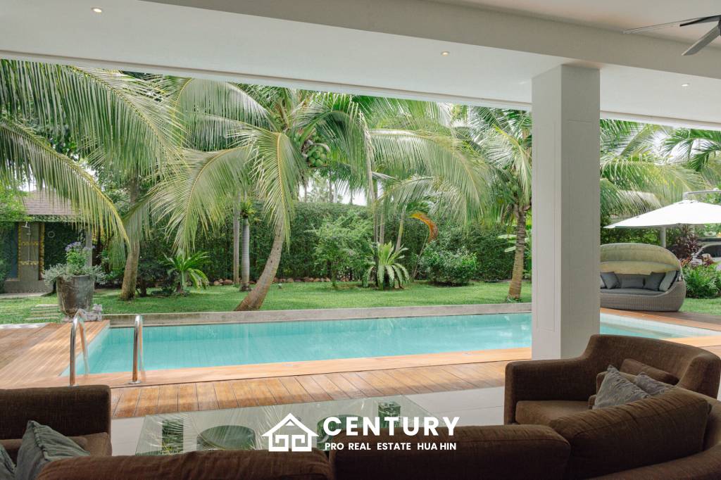 GROVE RESIDENCE HUA HIN : Luxurious 5-Bedroom Villa with quality furnished