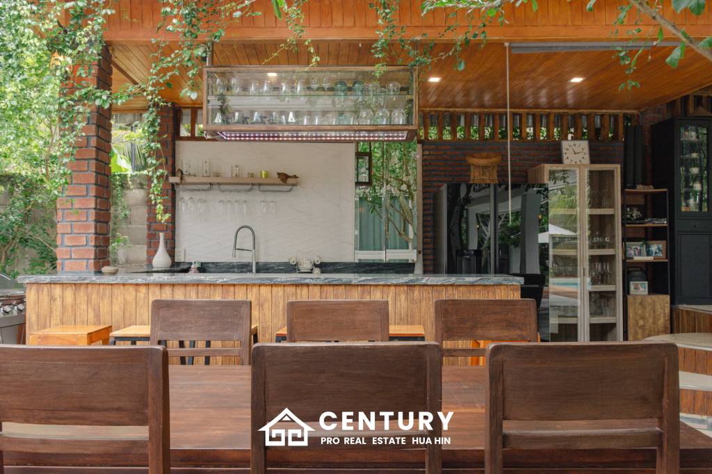 GROVE RESIDENCE HUA HIN : Luxurious 5-Bedroom Villa with quality furnished