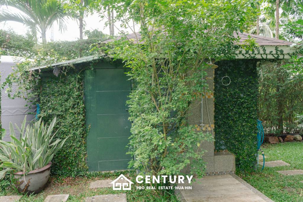 GROVE RESIDENCE HUA HIN : Luxurious 5-Bedroom Villa with quality furnished