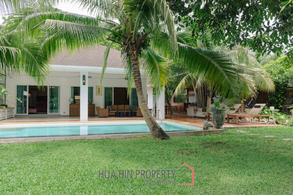 GROVE RESIDENCE HUA HIN : Luxurious 5-Bedroom Villa with quality furnished