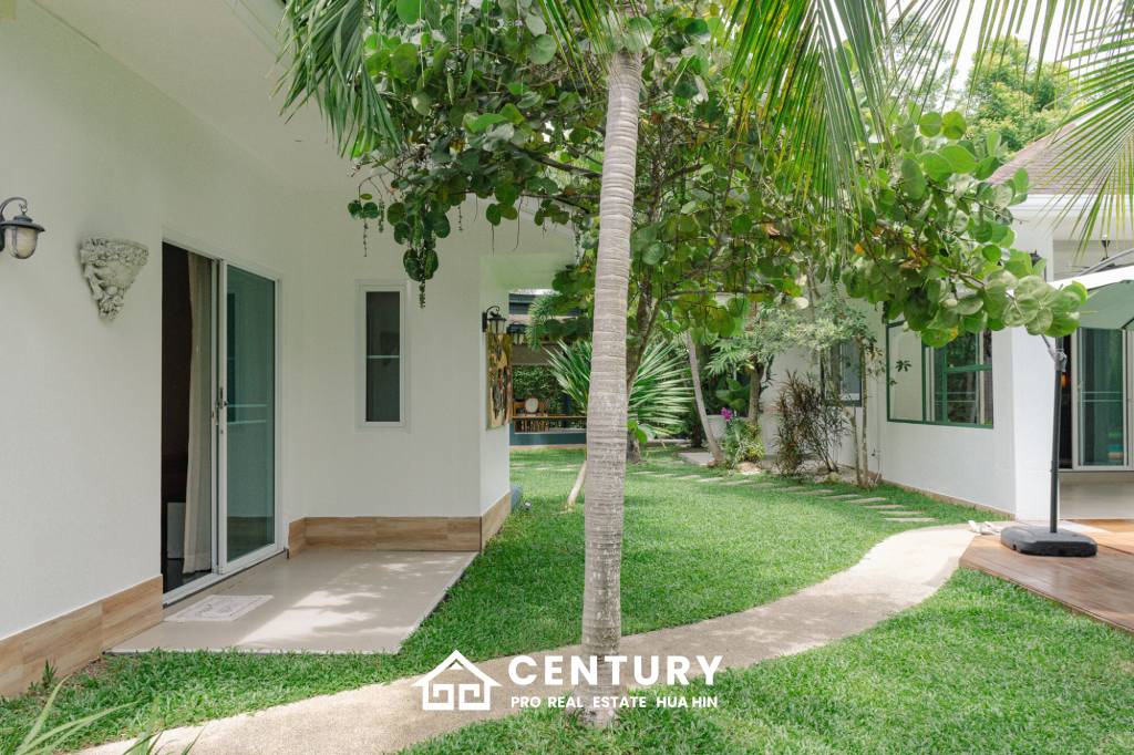 GROVE RESIDENCE HUA HIN : Luxurious 5-Bedroom Villa with quality furnished