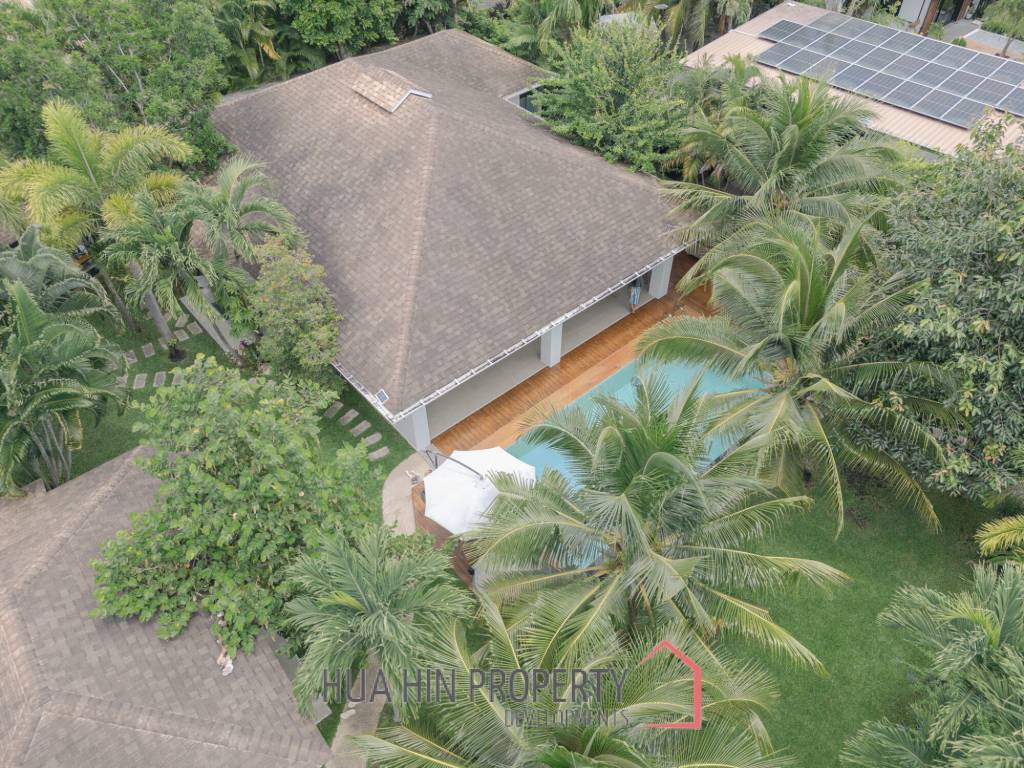 GROVE RESIDENCE HUA HIN : Luxurious 5-Bedroom Villa with quality furnished