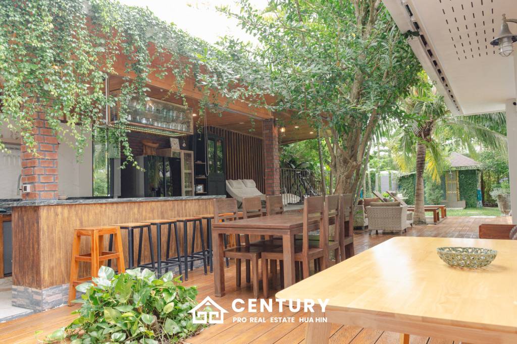 GROVE RESIDENCE HUA HIN : Luxurious 5-Bedroom Villa with quality furnished