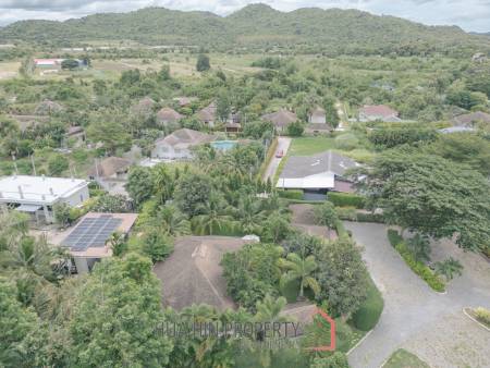 GROVE RESIDENCE HUA HIN : Luxurious 5-Bedroom Villa with quality furnished