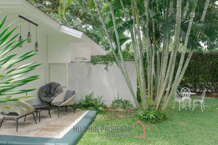 GROVE RESIDENCE HUA HIN : Luxurious 5-Bedroom Villa with quality furnished