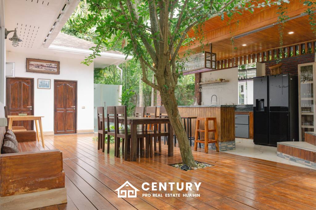 GROVE RESIDENCE HUA HIN : Luxurious 5-Bedroom Villa with quality furnished