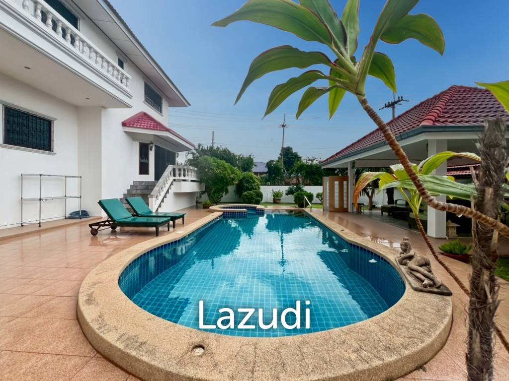 3-Bedroom Two-Storey Villa with Pool in Cha Am