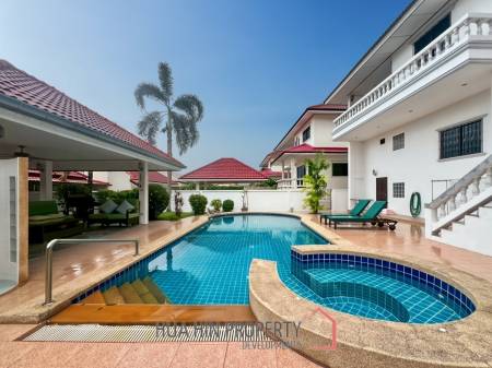 3-Bedroom Two-Storey Villa with Pool in Cha Am