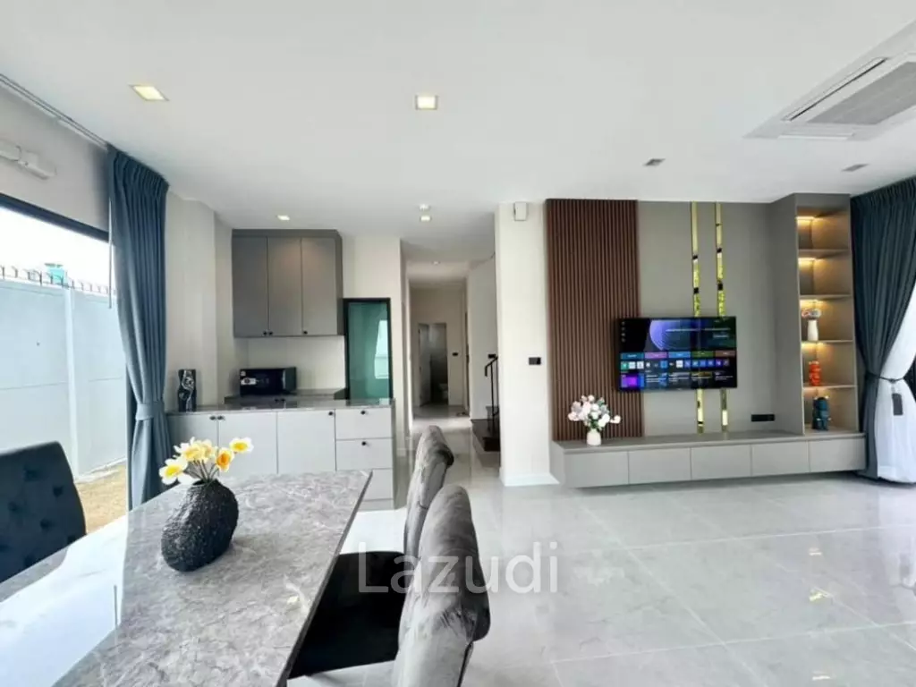 4 Bedroom 4 Bathroom 237 Sq.m Bangkok Boulevard Bangna KM.5