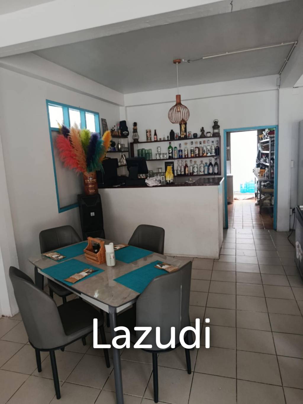 Turnkey Restaurant with Rooftop Apartment – Just 200m from Mae Nam Beach