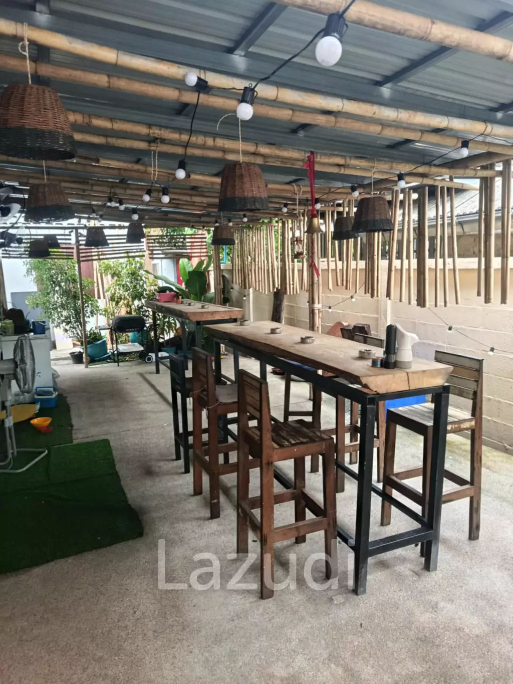 Turnkey Restaurant with Rooftop Apartment – Just 200m from Mae Nam Beach
