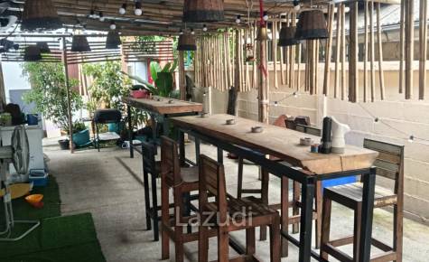 Turnkey Restaurant with Rooftop Apartment – Just 200m from Mae Nam Beach