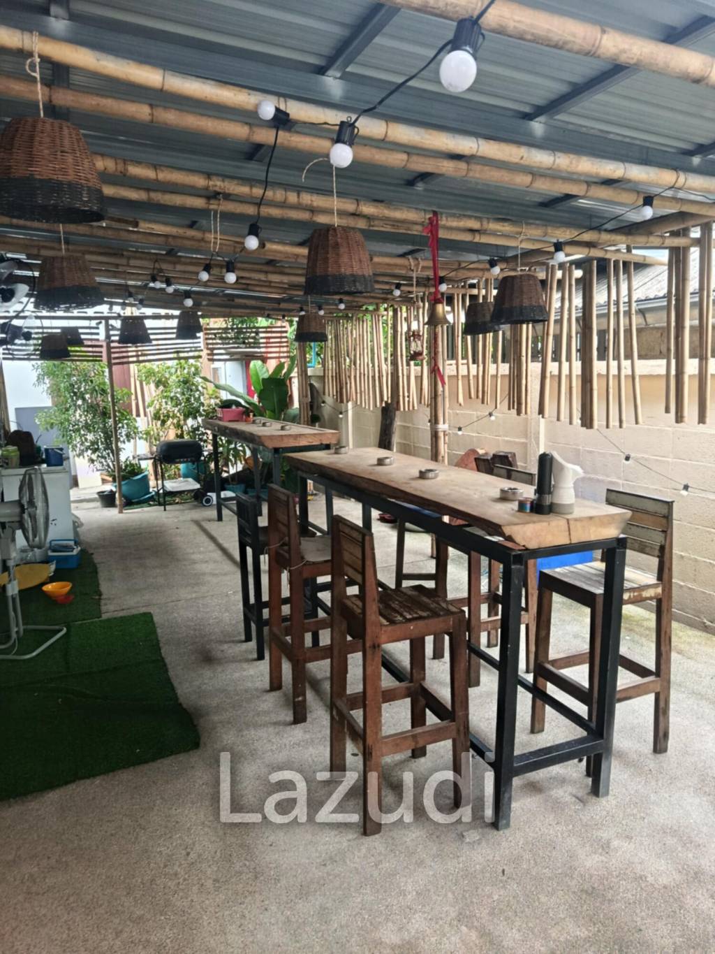 Turnkey Restaurant with Rooftop Apartment – Just 200m from Mae Nam Beach