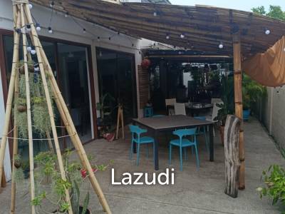 Turnkey Restaurant with Rooftop Apartment – Just 200m from Mae Nam Beach