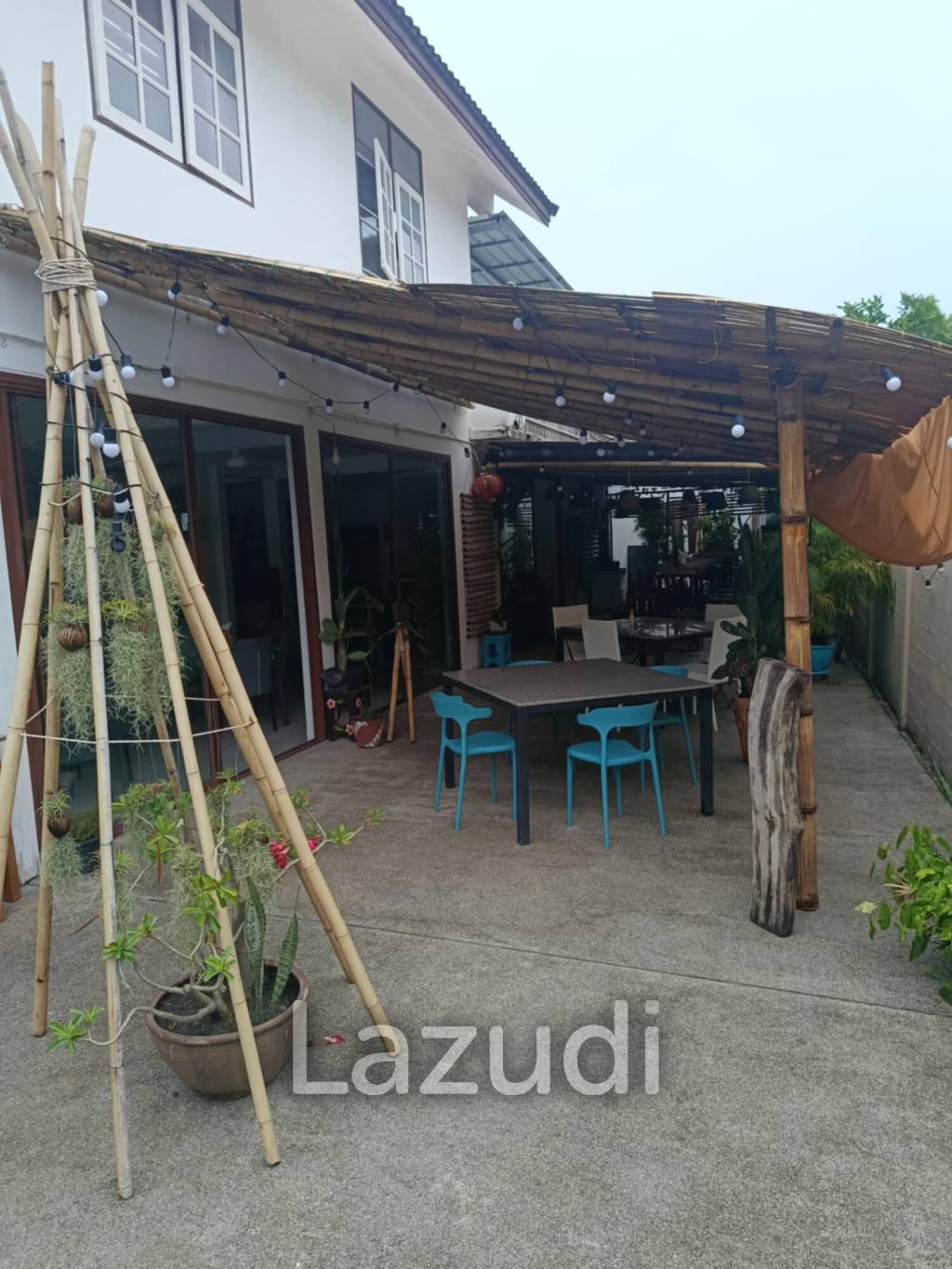Turnkey Restaurant with Rooftop Apartment – Just 200m from Mae Nam Beach