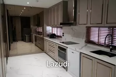 3 Bed 4 Bath 181 SQ.M Grand Diamond Pratunam