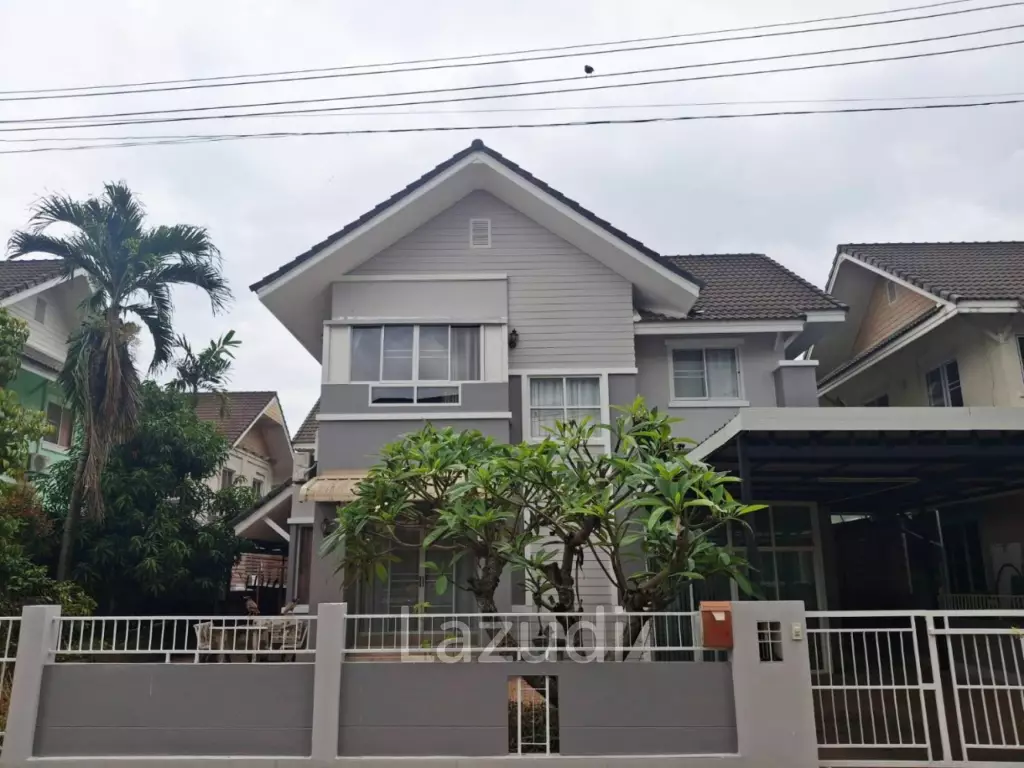 บ้าน 2 ชั้น 3 ห้องนอนให้เช่าในโครงการใกล้สนามบิน เชียงราย