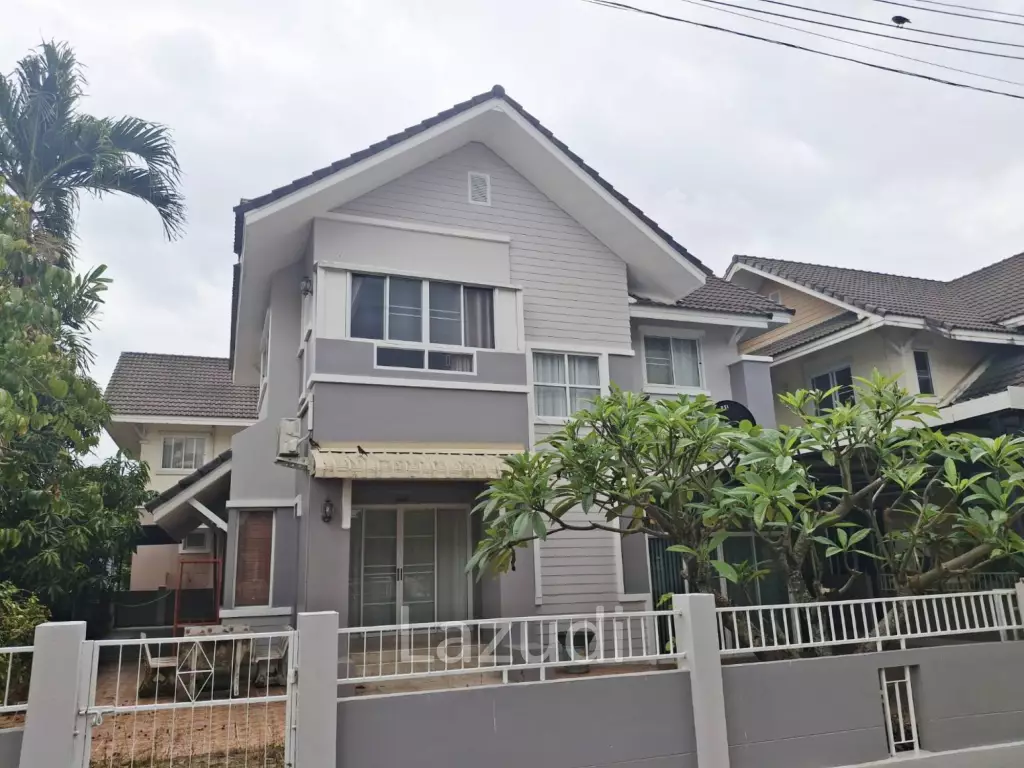 บ้าน 2 ชั้น 3 ห้องนอนให้เช่าในโครงการใกล้สนามบิน เชียงราย