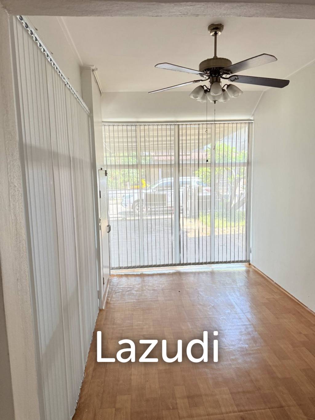 บ้าน 2 ชั้น 3 ห้องนอนให้เช่าในโครงการใกล้สนามบิน เชียงราย