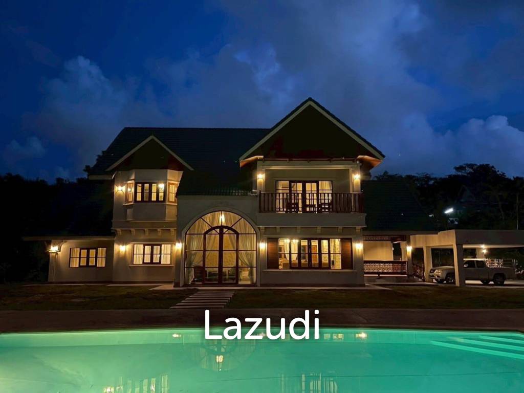 Spacious 5-Bedroom Pool Villa with Panoramic Mountain Views In Chalong