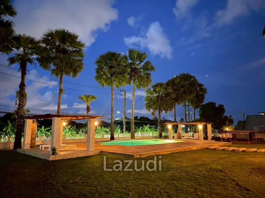 Spacious 5-Bedroom Pool Villa with Panoramic Mountain Views In Chalong