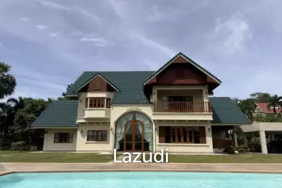 Spacious 5-Bedroom Pool Villa with Panoramic Mountain Views In Chalong