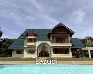 Spacious 5-Bedroom Pool Villa with Panoramic Mountain Views In Chalong