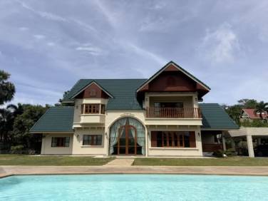Spacious 5-Bedroom Pool Villa with Panoramic Mountain Views In Chalong Spacious 5-Bedroom Pool Villa with Panoramic Mountain Views In Chalong