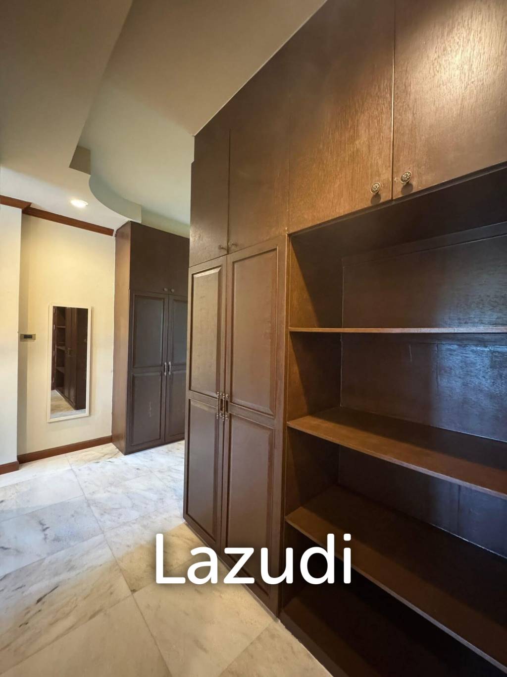 Spacious 5-Bedroom Pool Villa with Panoramic Mountain Views In Chalong
