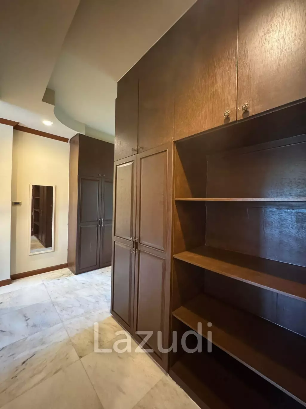 Spacious 5-Bedroom Pool Villa with Panoramic Mountain Views In Chalong