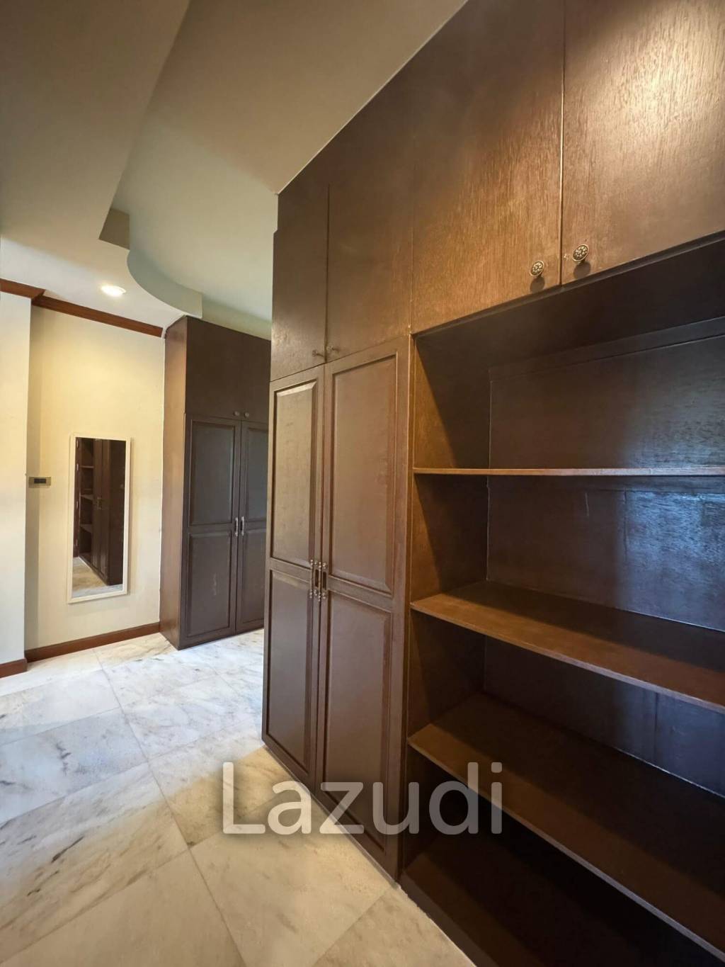 Spacious 5-Bedroom Pool Villa with Panoramic Mountain Views In Chalong
