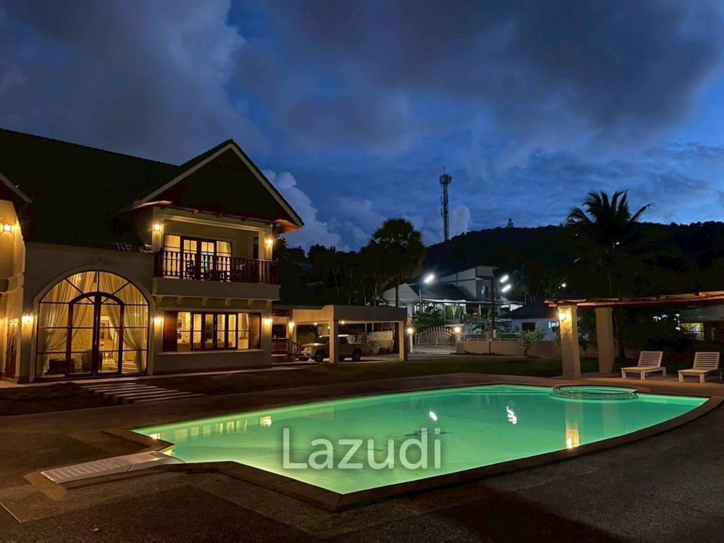 Spacious 5-Bedroom Pool Villa with Panoramic Mountain Views In Chalong