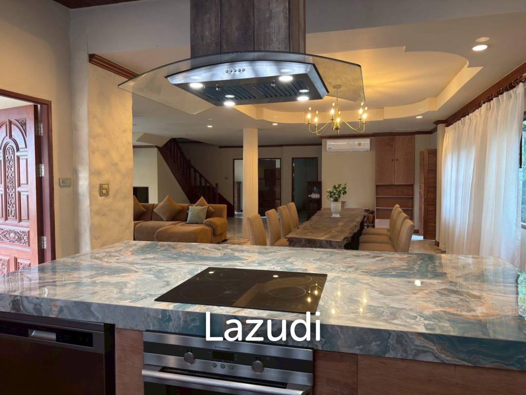 Spacious 5-Bedroom Pool Villa with Panoramic Mountain Views In Chalong