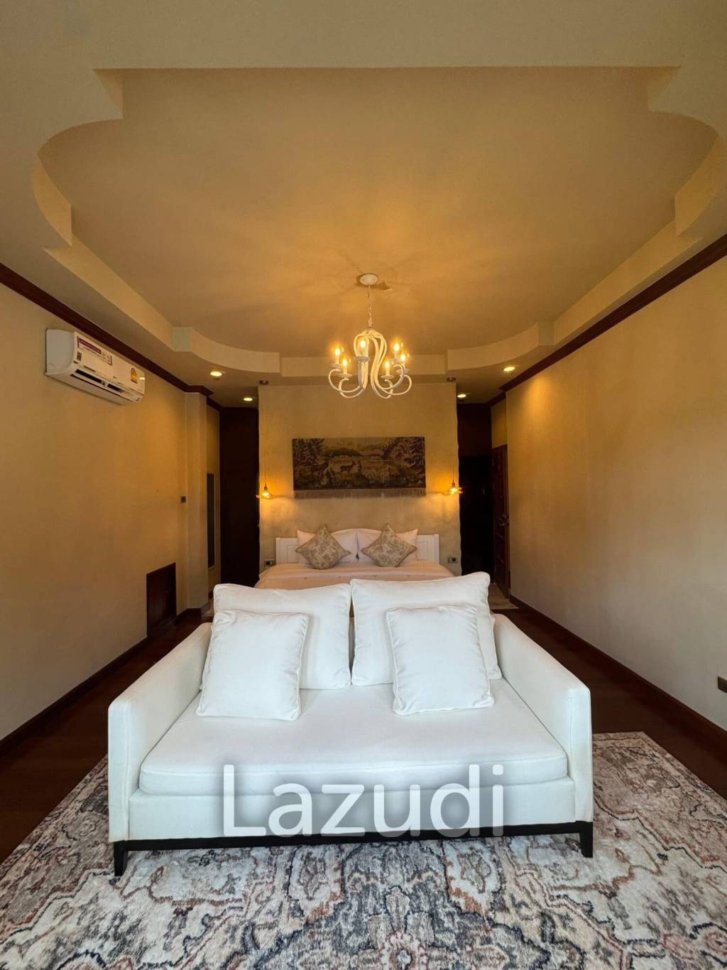 Spacious 5-Bedroom Pool Villa with Panoramic Mountain Views In Chalong