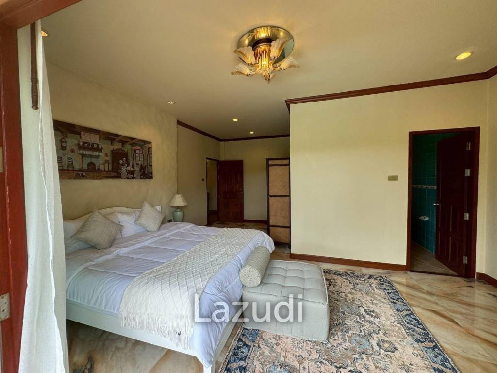Spacious 5-Bedroom Pool Villa with Panoramic Mountain Views In Chalong