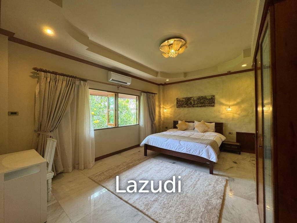 Spacious 5-Bedroom Pool Villa with Panoramic Mountain Views In Chalong
