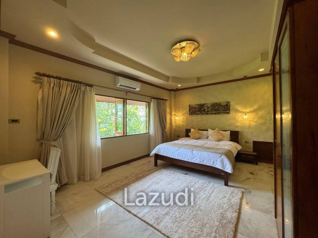 Spacious 5-Bedroom Pool Villa with Panoramic Mountain Views In Chalong