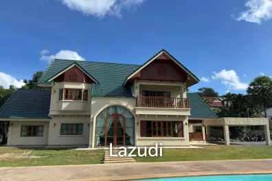 Spacious 5-Bedroom Pool Villa with Panoramic Mountain Views In Chalong