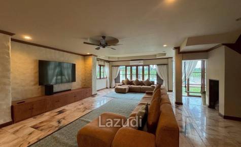 Spacious 5-Bedroom Pool Villa with Panoramic Mountain Views In Chalong