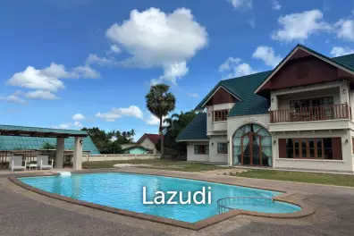 Spacious 5-Bedroom Pool Villa with Panoramic Mountain Views In Chalong