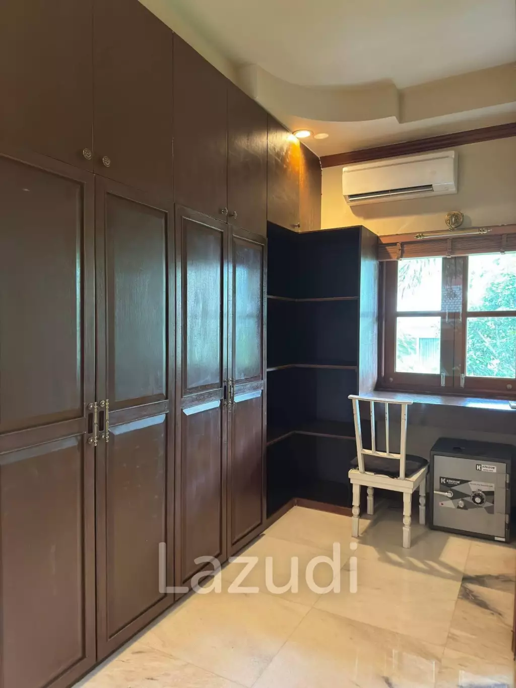Spacious 5-Bedroom Pool Villa with Panoramic Mountain Views In Chalong