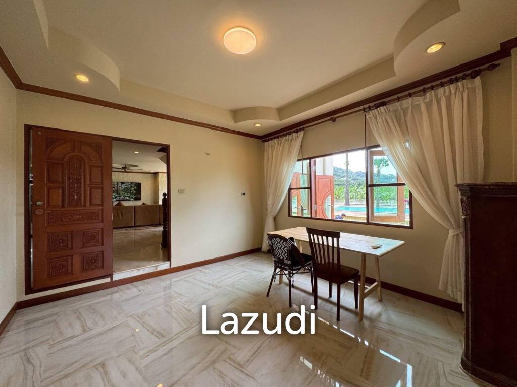 Spacious 5-Bedroom Pool Villa with Panoramic Mountain Views In Chalong