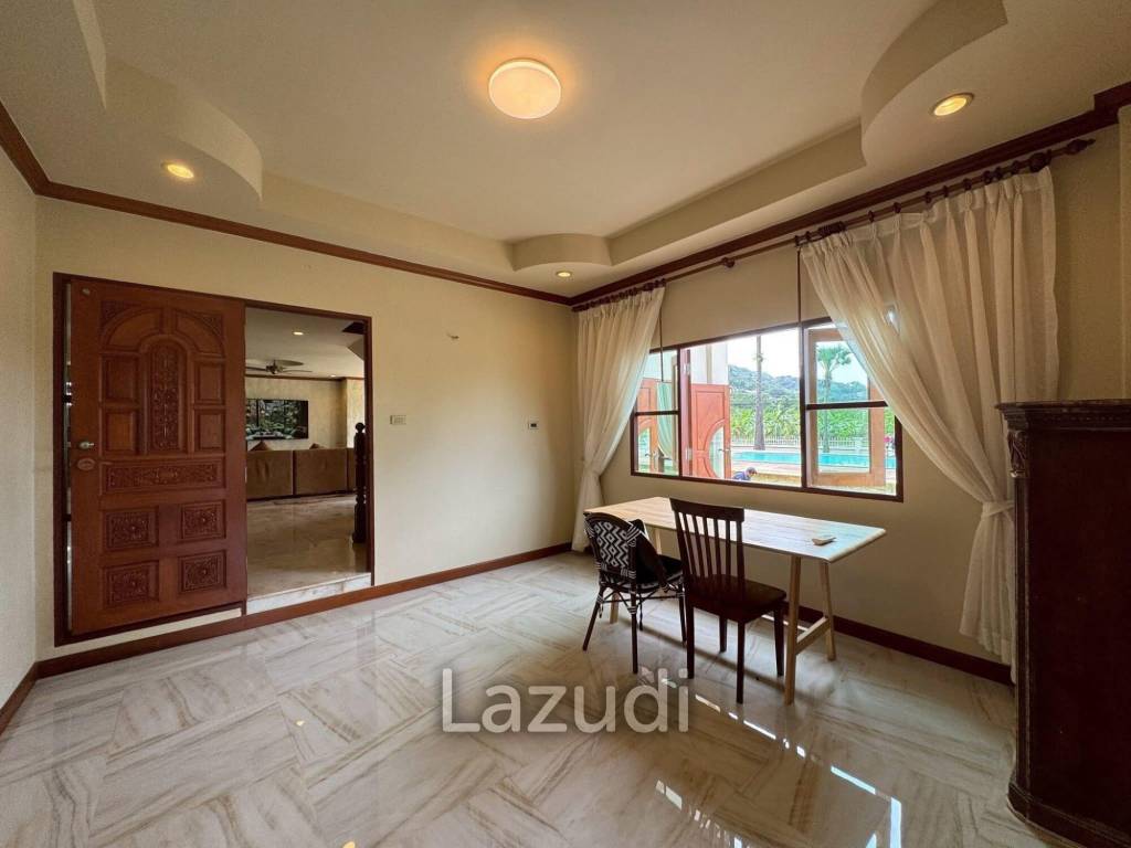 Spacious 5-Bedroom Pool Villa with Panoramic Mountain Views In Chalong