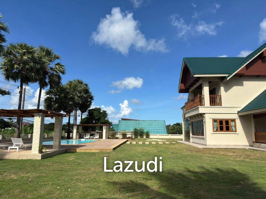 Spacious 5-Bedroom Pool Villa with Panoramic Mountain Views In Chalong